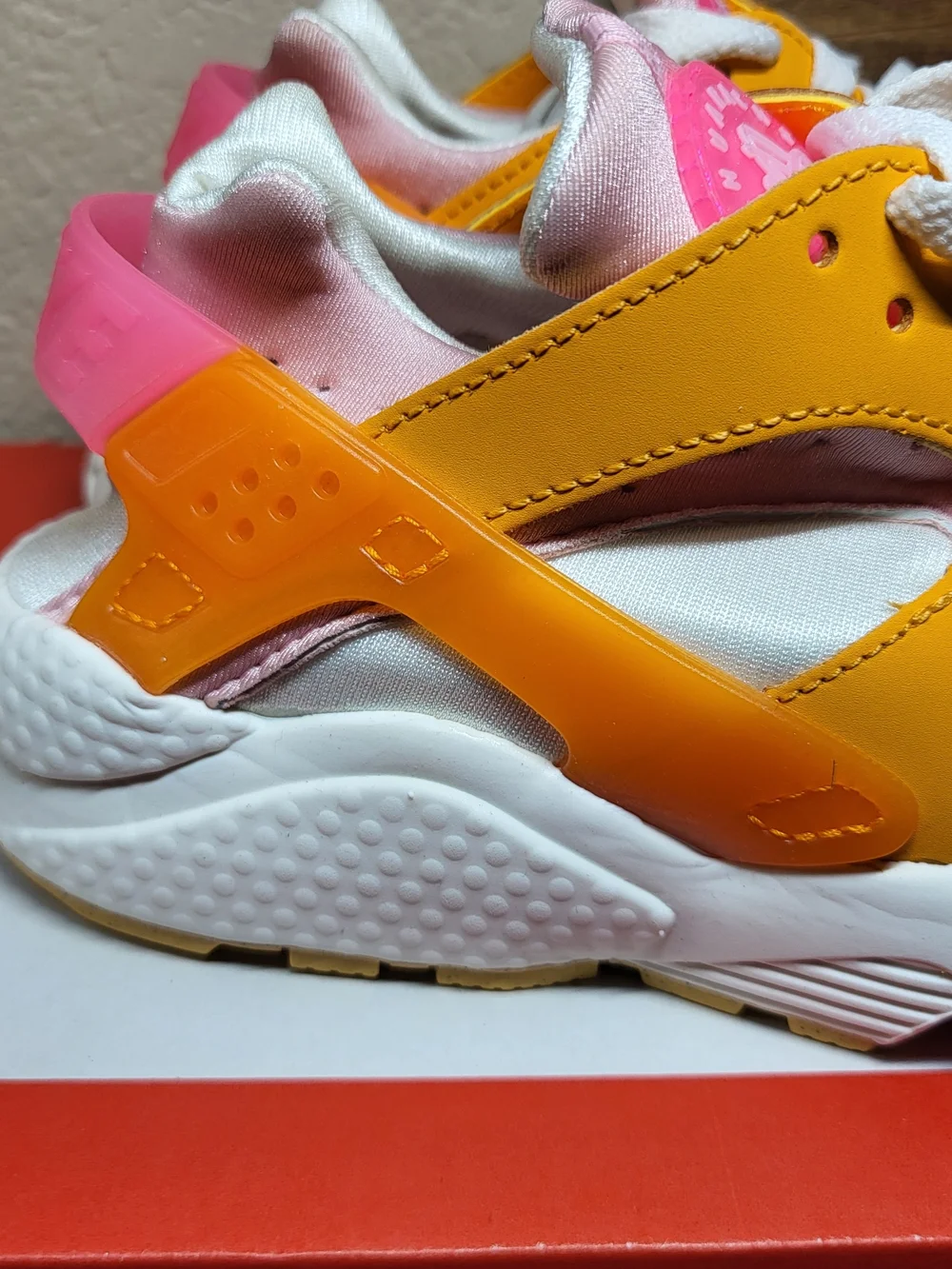 *NEW* Nike Huarache Summit White/Hyper Pink-Solar Women's Size 6